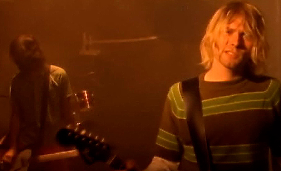 La guitarra que Kurt Cobain (Nirvana) tocó en el videoclip de "Smells Like Teen Spirit" puede ser tuya... ¡si te toca la lotería (varias veces)!