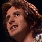 “Bon Scott (AC/DC) solía desaparecer al final del concierto para meterse en líos y después reaparecía para el siguiente show a trecientos kilómetros”