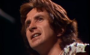 “Bon Scott (AC/DC) solía desaparecer al final del concierto para meterse en líos y después reaparecía para el siguiente show a trecientos kilómetros”