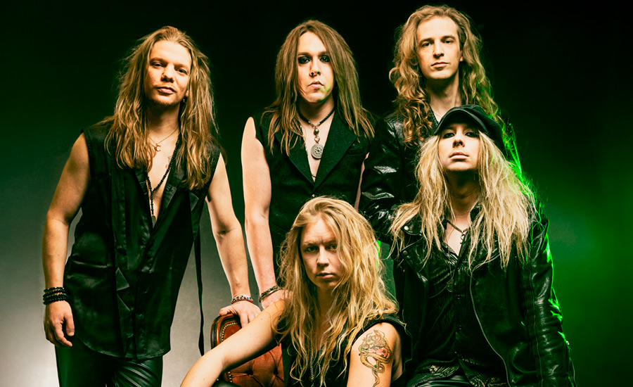 Entrevista a Shiraz Lane: “Si te gusta el rock en directo, te van a encantar nuestros shows; la banda está formada por músicos increíbles”