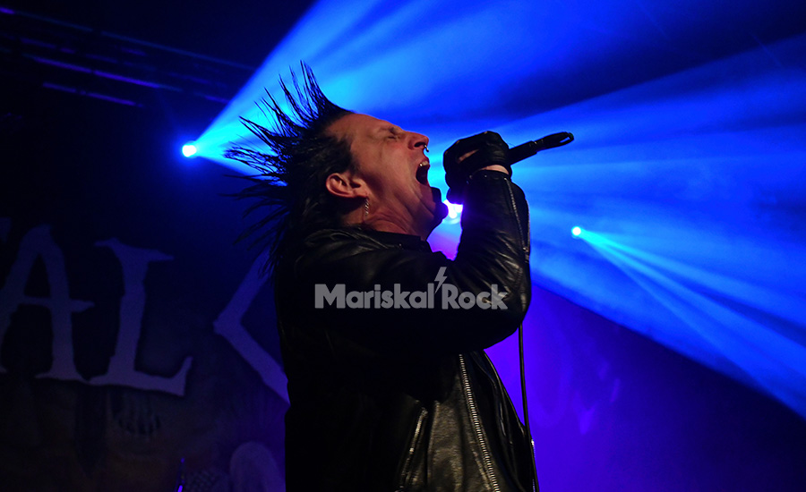 Crónica de Total Chaos + Rat-Zinger en Bilbao: Un abrazo punk desde el callejón