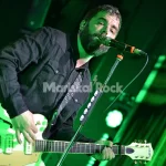 Crónica de Cobardes en Madrid: La contundencia de una banda con una proyección gigante