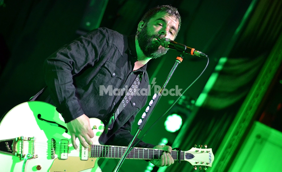 Crónica de Cobardes en Madrid: La contundencia de una banda con una proyección gigante