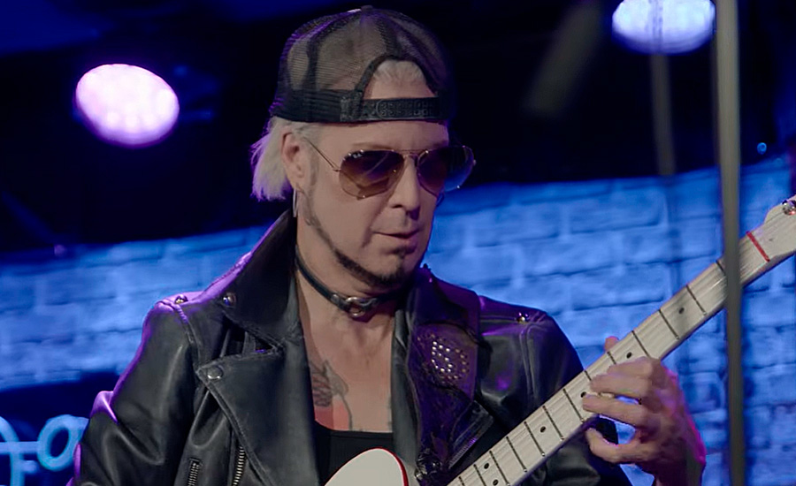 John 5 explica su máxima al tocar los solos de guitarra en Mötley Crüe: “Lo mismo que hacía con Rob Rombie o Marilyn Manson”