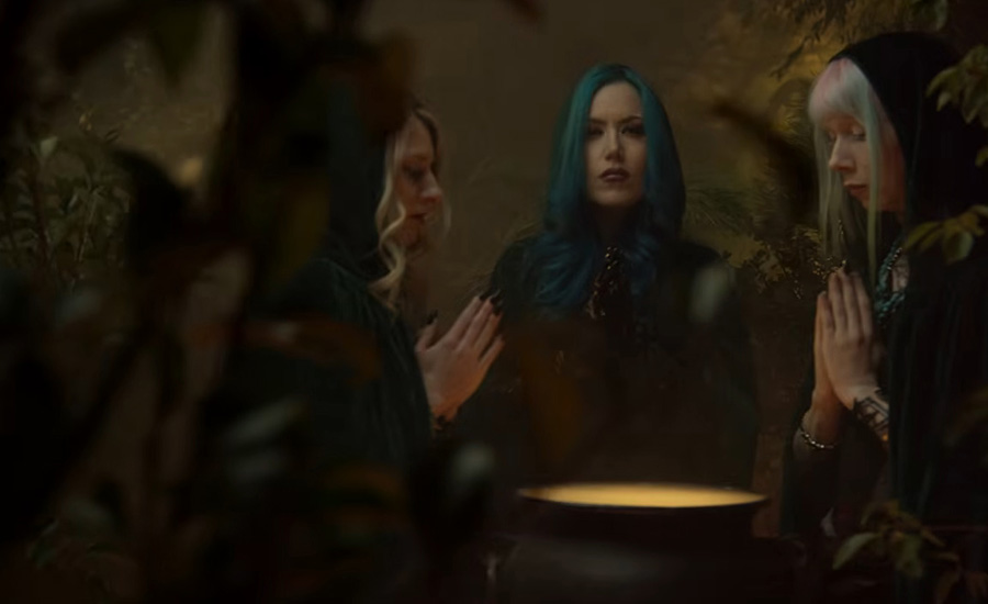 Alissa White-Gluz (DragonForce, ex-Arch Enemy) lanza el segundo single de Blue Medusa, “Flying Monkey”