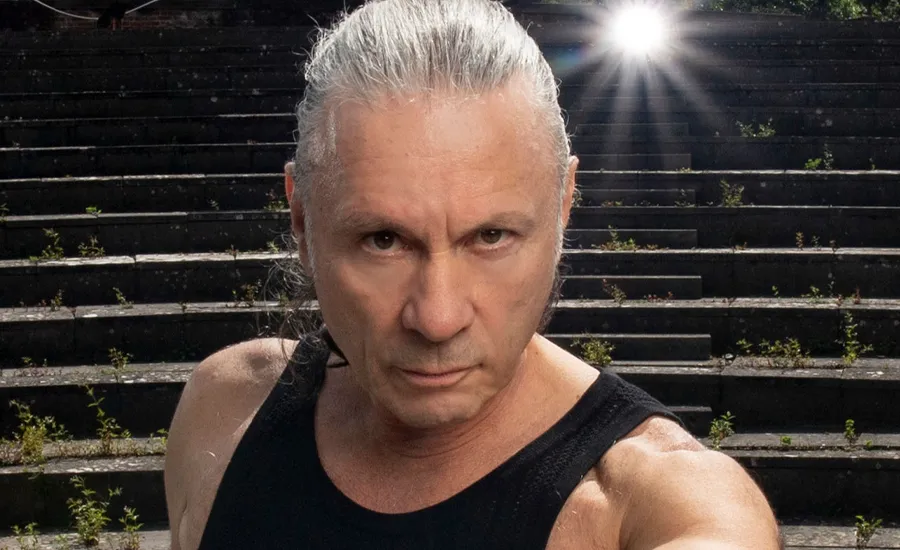 Bruce Dickinson (Iron Maiden), nominado en tres categorías en los premios más importantes que se conceden a los oradores