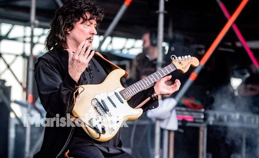 Ronnie Romero (ex-Rainbow), Steve Morse (ex-Deep Purple), Jonathan Cain (Journey) o Simon Wright (ex-AC/DC) estrenan la versión de "The Temple of the King" de Rainbow