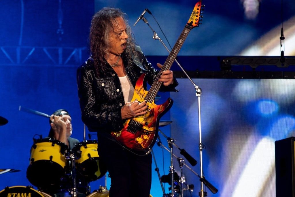 Kirk Hammett sufrió una caída en pleno show de Metallica