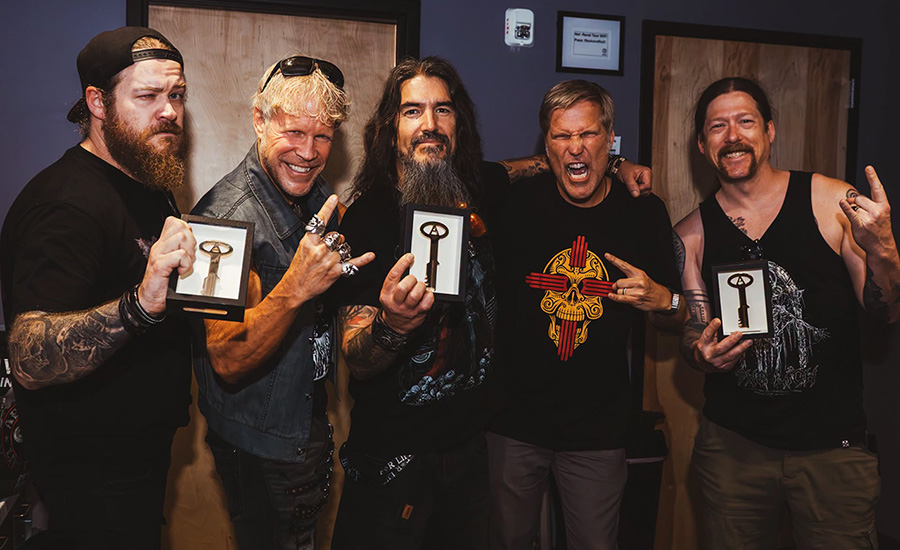 El alcalde más metalero de una gran ciudad de Estados Unidos le entrega sus llaves a Machine Head tras hacerlo previamente con Iron Maiden y Judas Priest