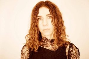 La gira que llevó a PJ Harvey a cuestionar todo lo que hacía: "Fue aterrador"