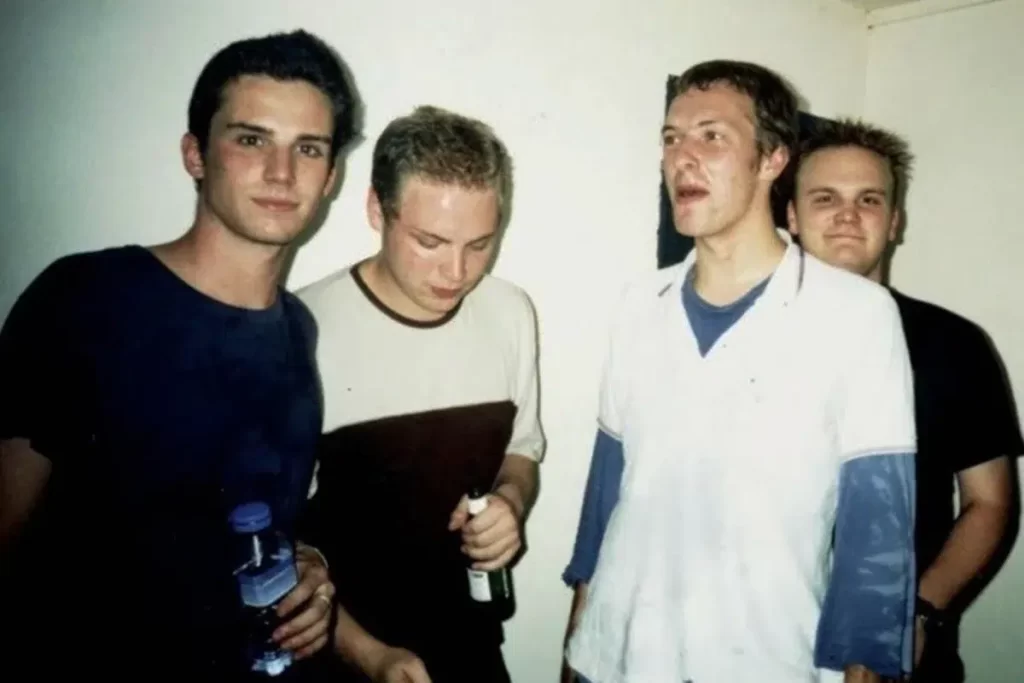 Coldplay subastará un demo inédito compuesto para una película de James Bond