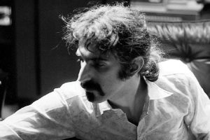 El disco que conquistó al mundo pero no a Frank Zappa: “¿Qué hay por descubrir?”