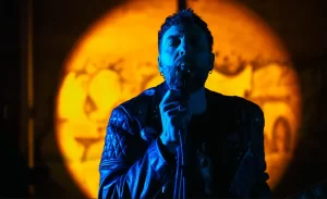 Untura apunta a lo más alto con el videoclip de “Vive en el tiempo correcto”, crítico tema incluido en el EP “Crisálida”, que adelanta “Metamorfosis”, su primer disco